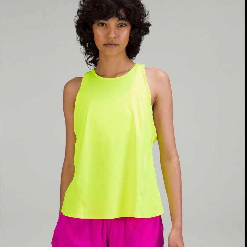 NWT LULULEMON Lightweight stretch run tank size 10